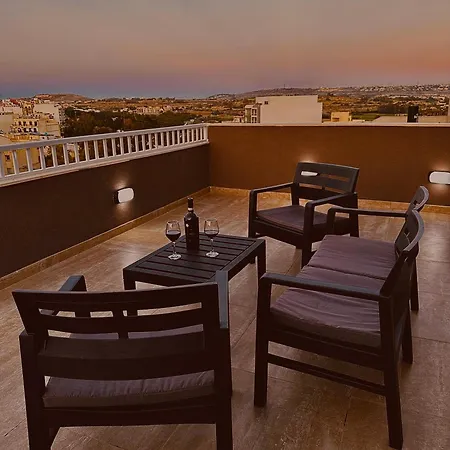 Palm Spring Penthouse *