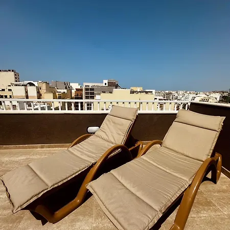 Palm Spring Penthouse * St Paul's Bay